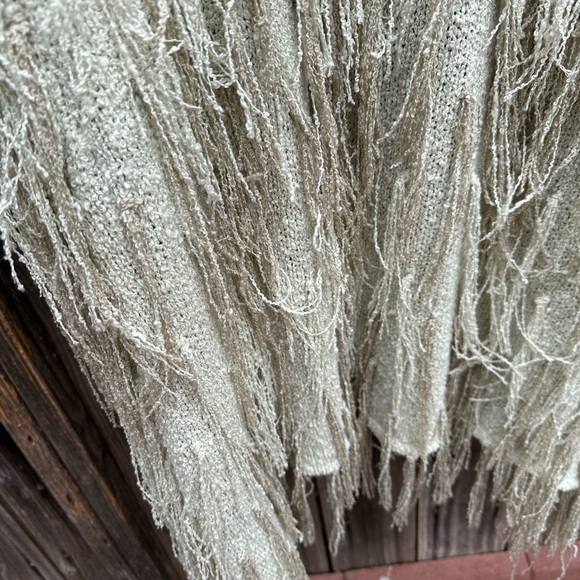 Kivari shaggy sweater Medium 🌸🤩 - Picture 5 of 8